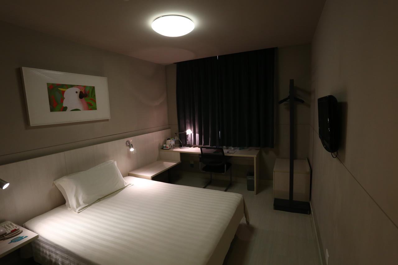 Magnolia Business Hotel Xining Railway Station Grand Cross Mojia Street ภายนอก รูปภาพ