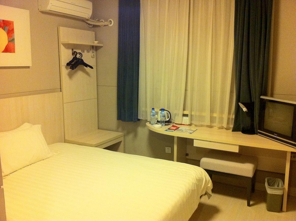 Magnolia Business Hotel Xining Railway Station Grand Cross Mojia Street ภายนอก รูปภาพ