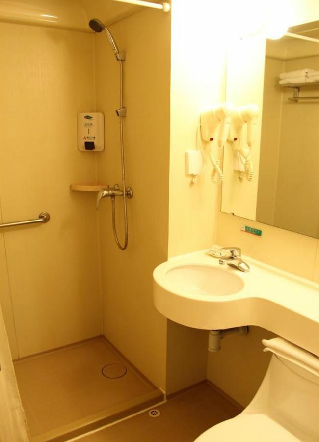 Magnolia Business Hotel Xining Railway Station Grand Cross Mojia Street ภายนอก รูปภาพ