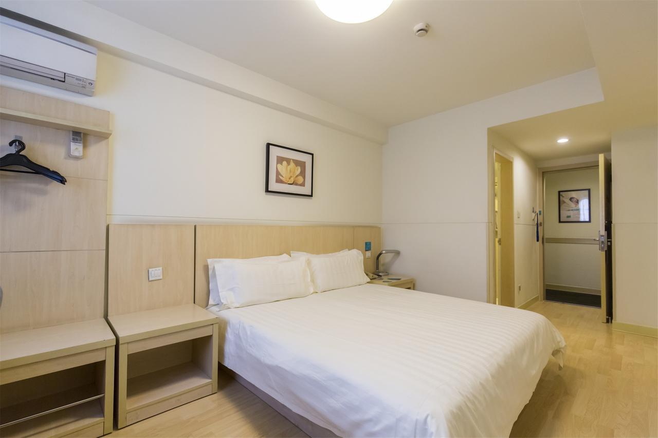 Magnolia Business Hotel Xining Railway Station Grand Cross Mojia Street ภายนอก รูปภาพ